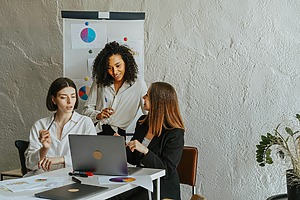 International Opportunities for Young Entrepreneurs: Join the EYE Programme